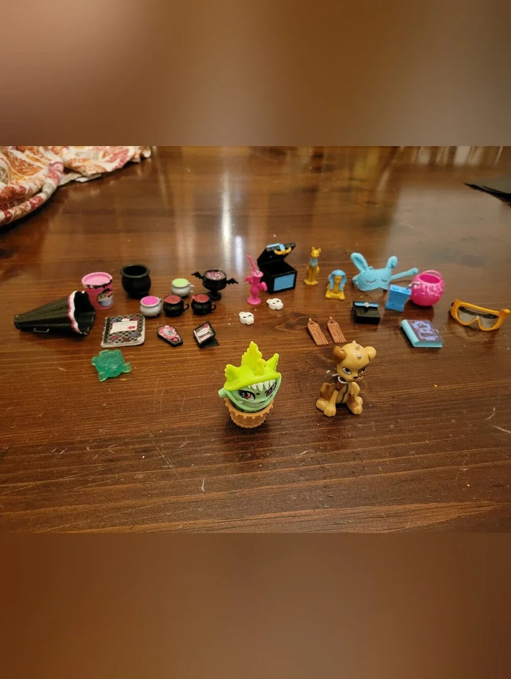 Watzit And Chewlian Monster High Pets, Cleo And Others Accessories!